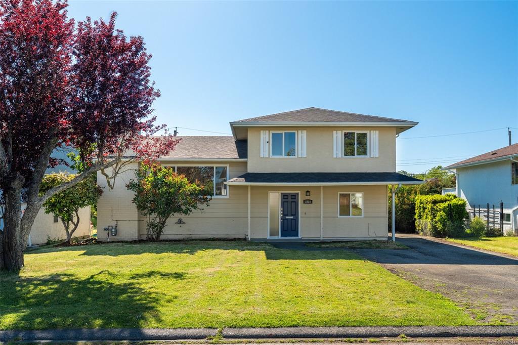 Second View of 3980 Oakwood St, Saanich, BC, V8N 3N1