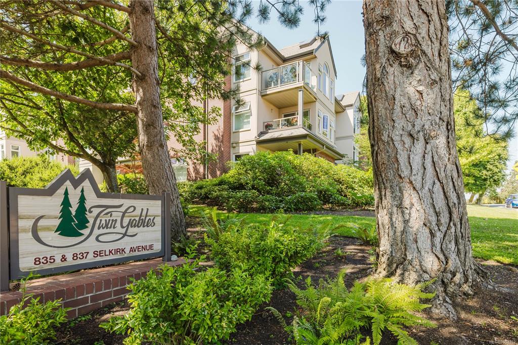 835 Selkirk Ave, 1008352, BC,