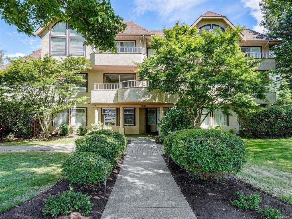 Second View of 3263 Alder St, Arrow Hill, Saanich, BC, V8X 1P3