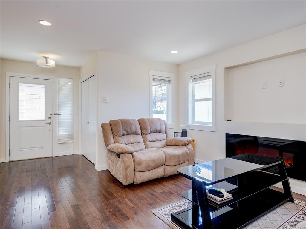 Fifth View of 1026 Tillicum Rd, Esquimalt, BC, V9A 2A1