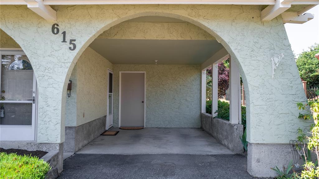 Fifth View of 615 Vanalman Ave, Saanich, BC, V8Z 3A8