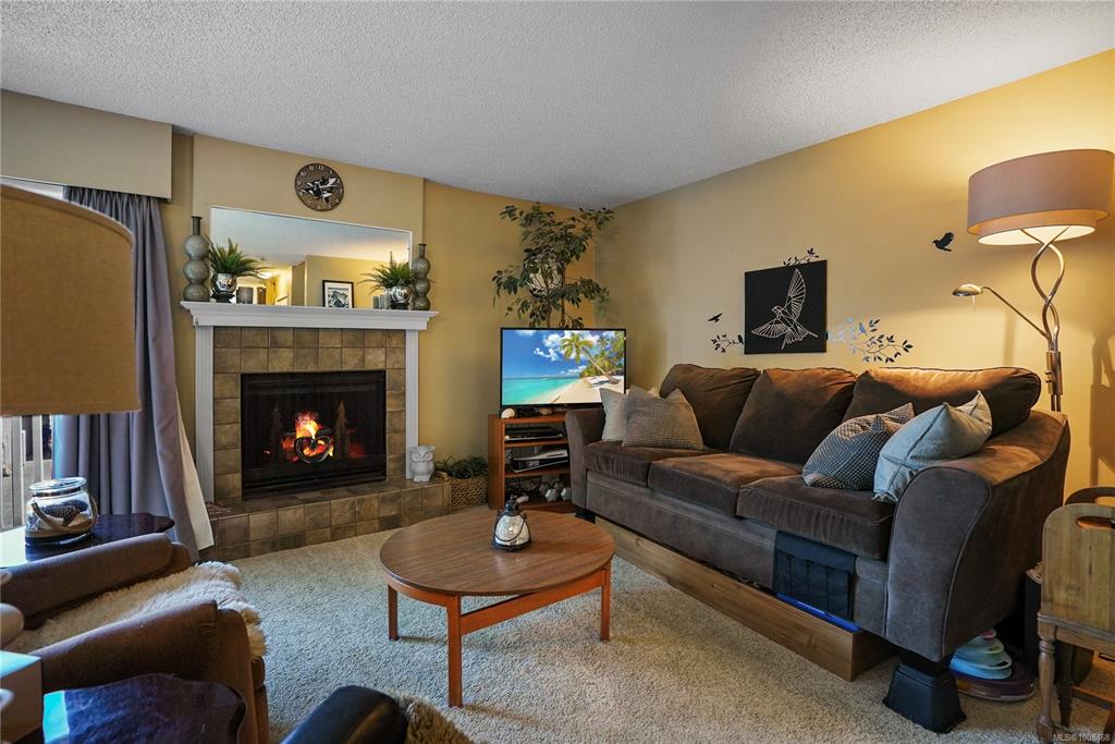 Fifth View of 1480 Garnet Rd, Glen Garnet, Saanich, BC, V8P 5K9