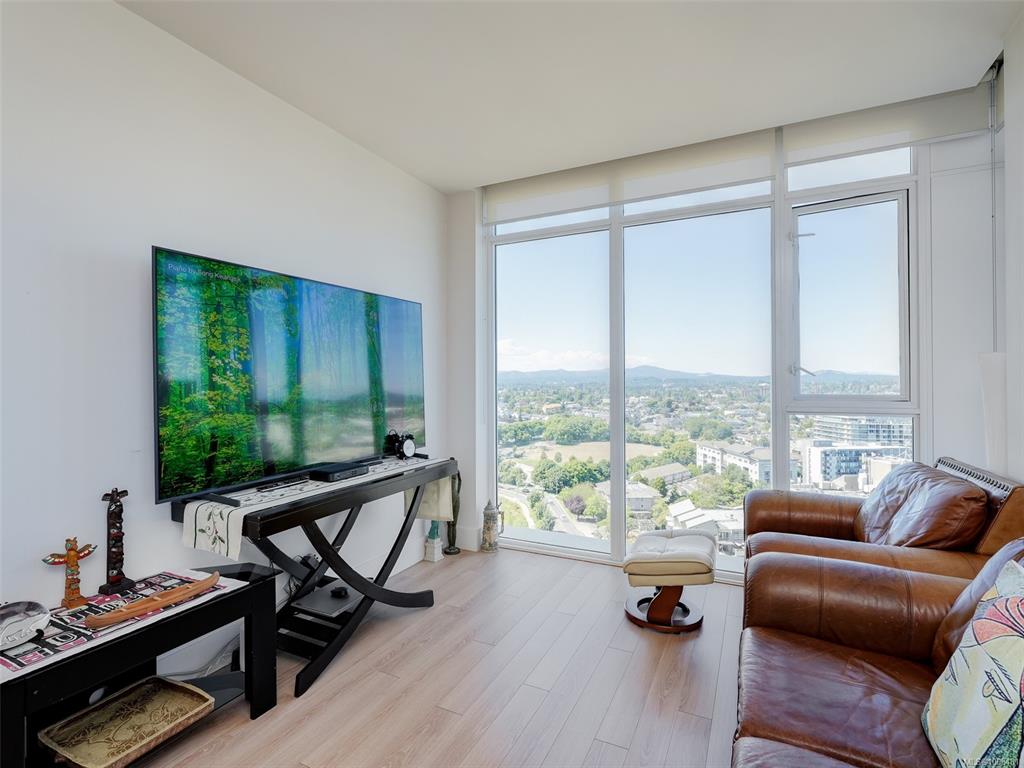 Fourth View of 83 Saghalie Rd, Victoria, BC, V9A 0E7