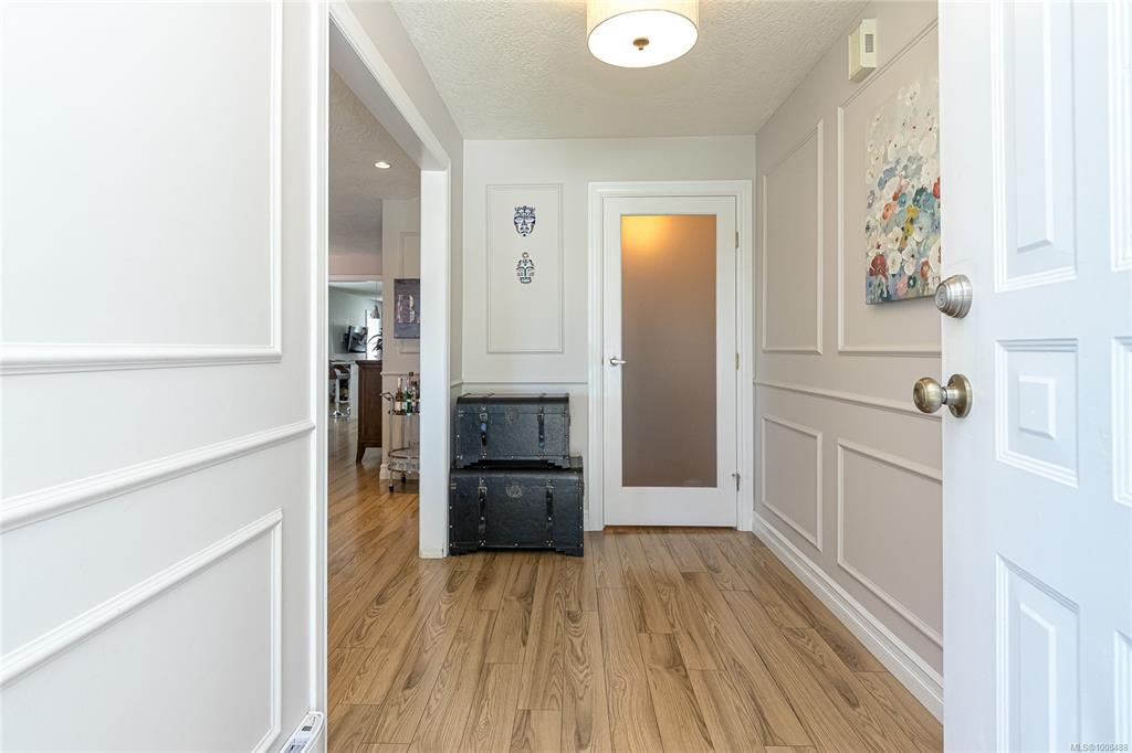 Fourth View of 3234 Wetherby Rd, Saanich, BC, V8P 4A2