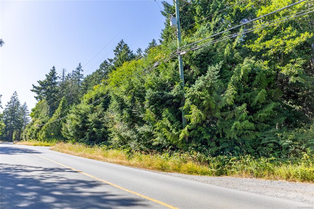 Third View of 9904 Castle Rd, Pender Island, BC, V0N 2M3