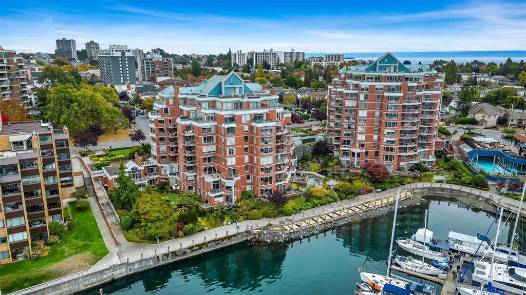 Second View of 636 Montreal St, Victoria, BC, V8V 4Y1