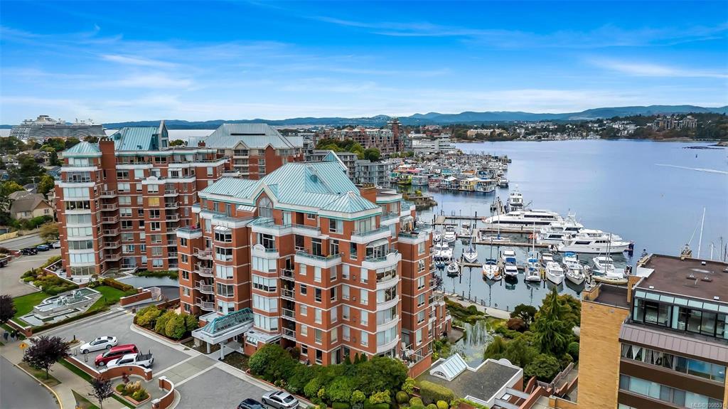 Fifth View of 636 Montreal St, Victoria, BC, V8V 4Y1