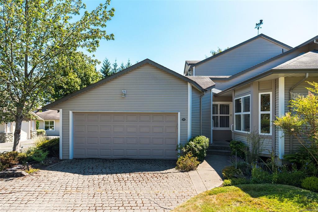 Fourth View of 3633 Cedar Hill Rd, Saanich, BC, V8P 3Z3