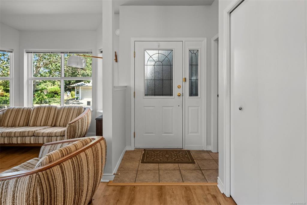 Fifth View of 3633 Cedar Hill Rd, Saanich, BC, V8P 3Z3