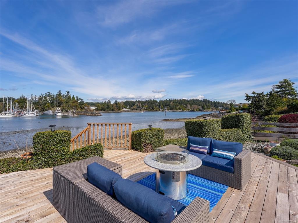 Second View of 10680 Blue Heron Rd, North Saanich, BC, V8L 3X9