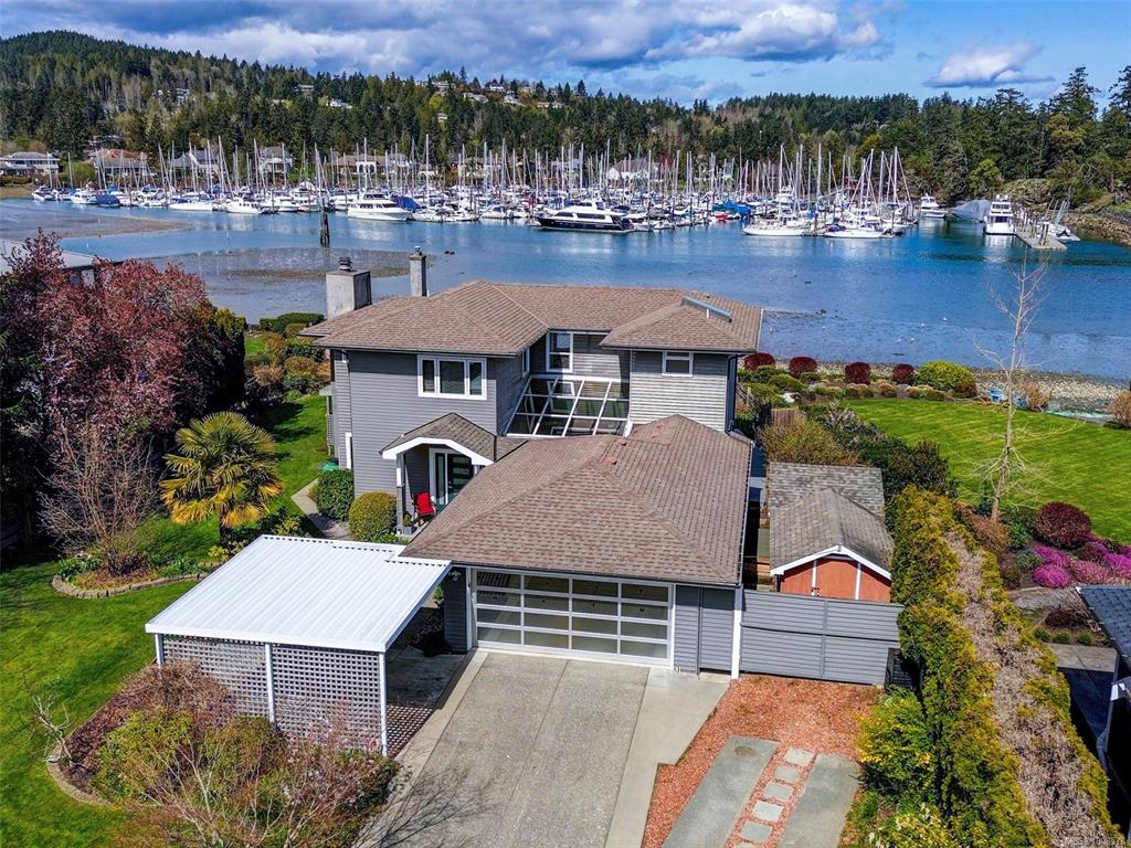 Third View of 10680 Blue Heron Rd, North Saanich, BC, V8L 3X9