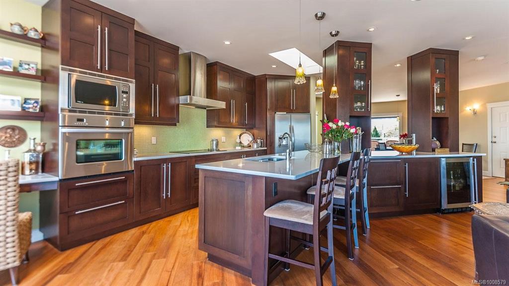Third View of 650 Prideaux St, Nanaimo, BC, V9R 2P1