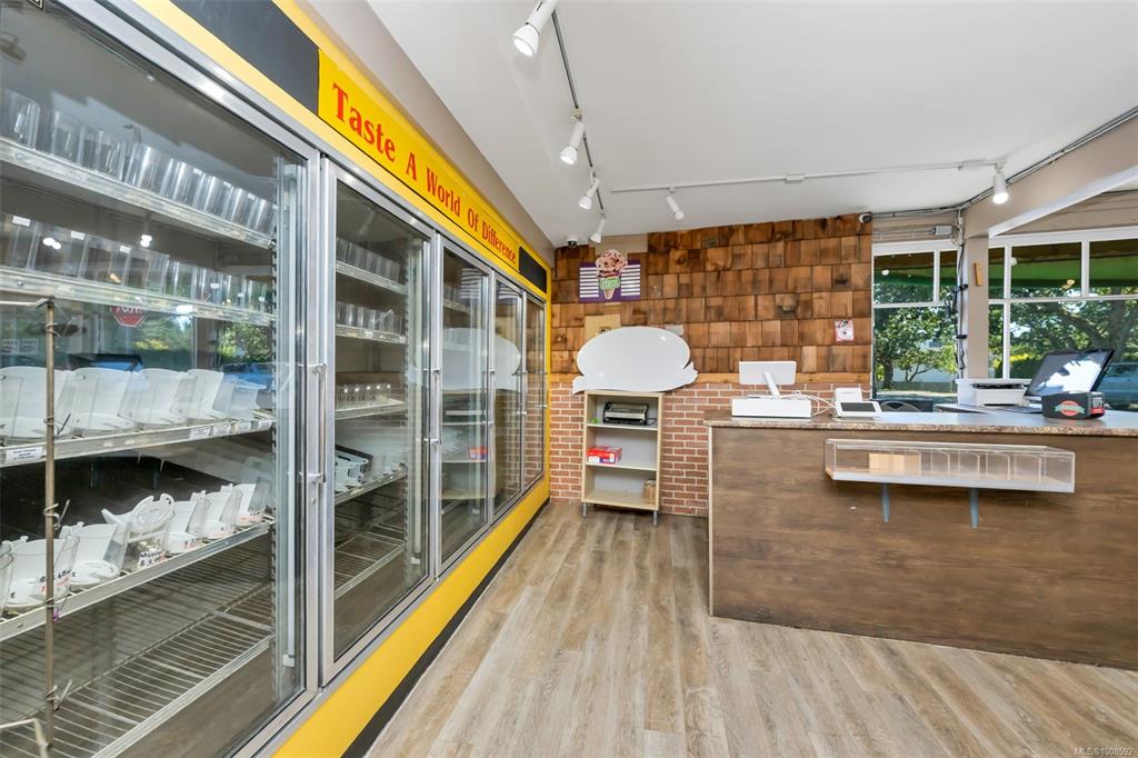 Fifth View of 2405 Eastdowne Rd, Oak Bay, BC, V8R 2G9