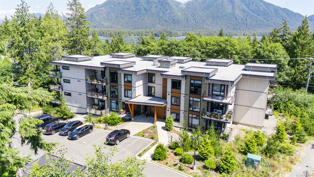 700 Yew Wood Rd, 1008646, BC,