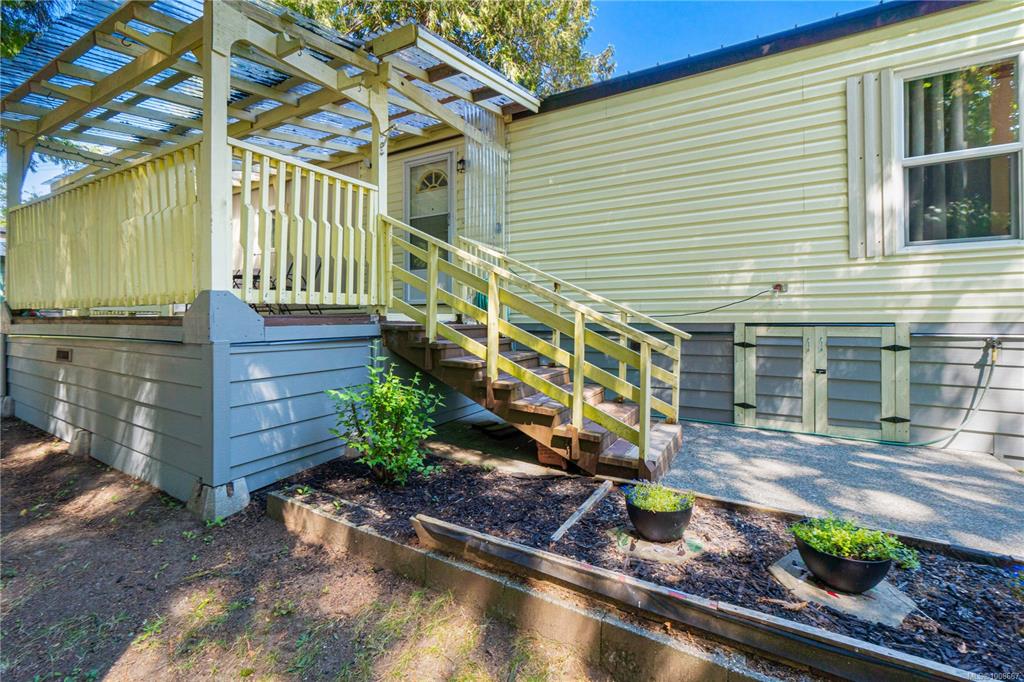 Fifth View of 1000 Chase River Rd, Nanaimo, BC, V9R 6M1