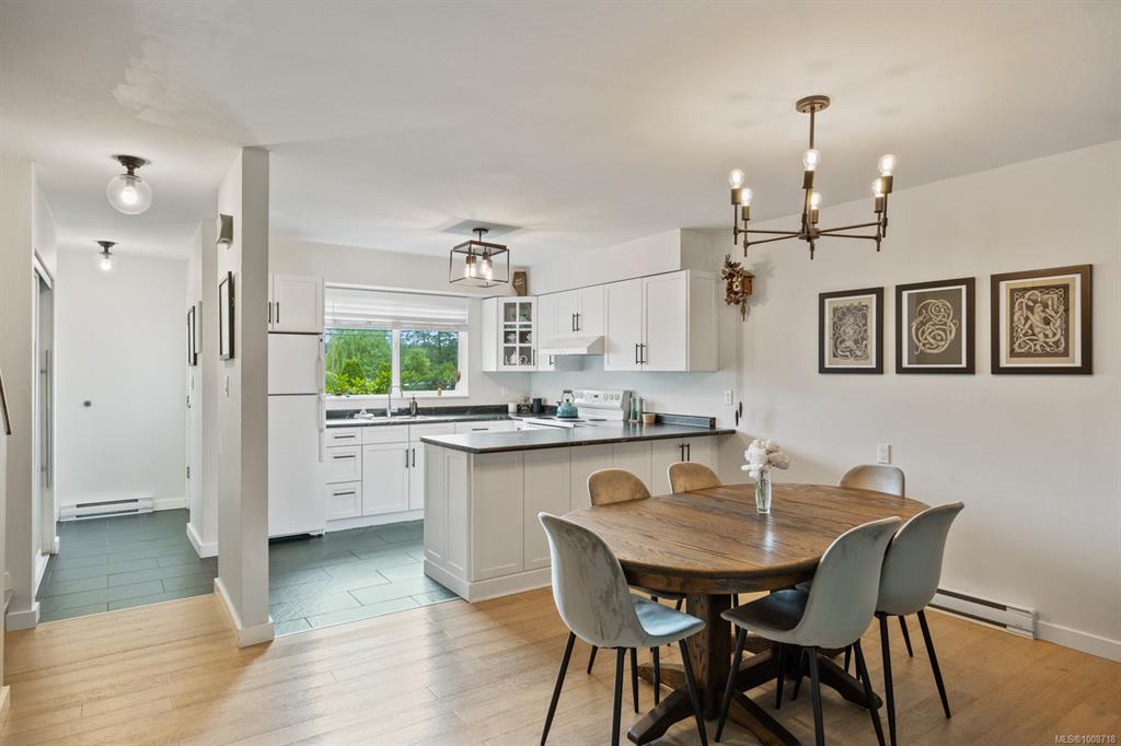 Fifth View of 255 Anderton Ave, Parkview Place, Courtenay, BC, V9N 2G9