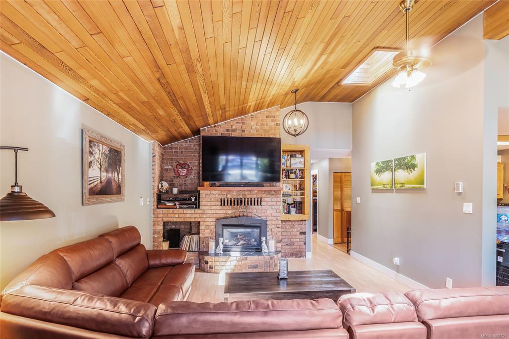 Fifth View of 5624 Metral Dr, Nanaimo, BC, V9T 2L3