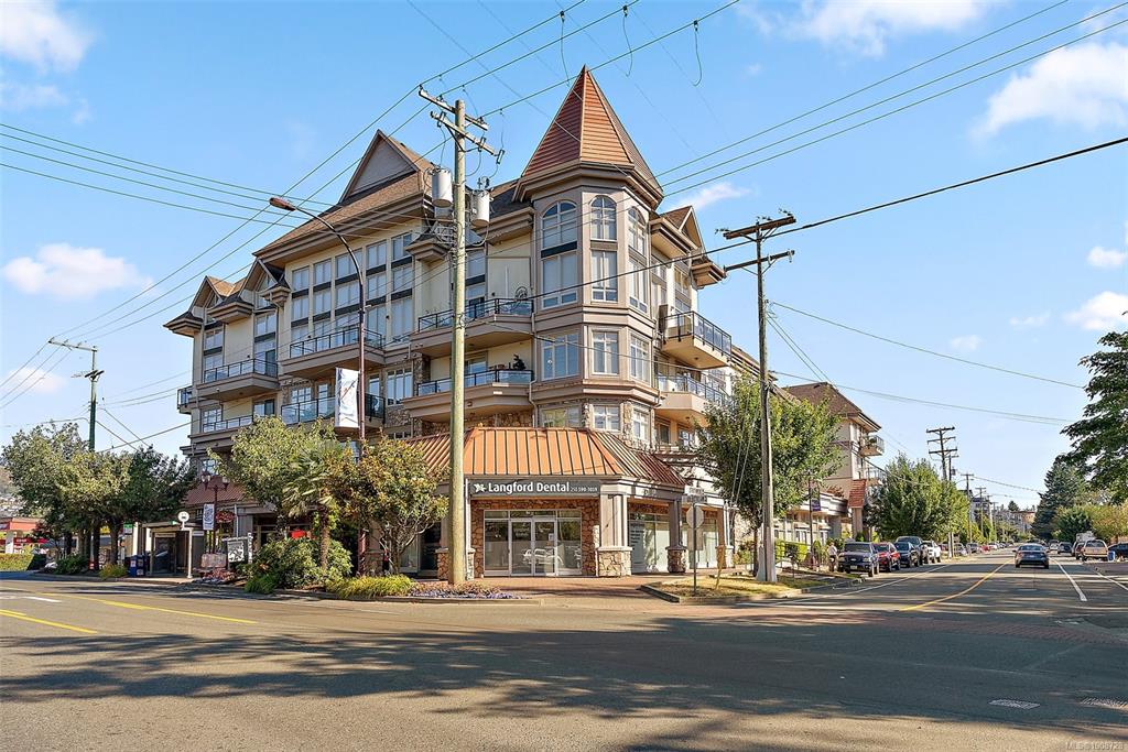 866 Goldstream Ave, 1008728, BC,
