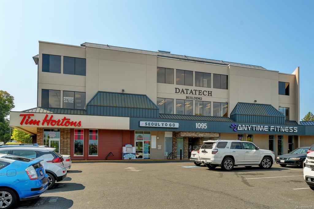 Fourth View of 1095 Mckenzie Ave, Saanich, BC, V8P 2L5