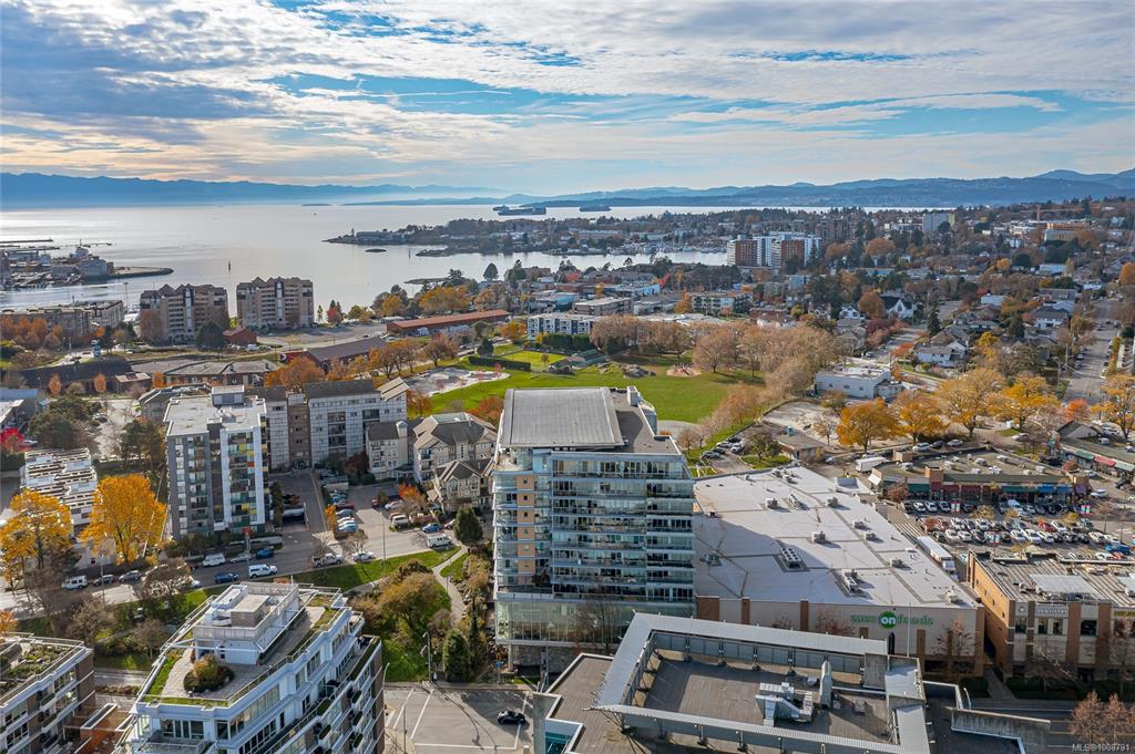 Second View of 160 Wilson St, Victoria, BC, V9A 7P9