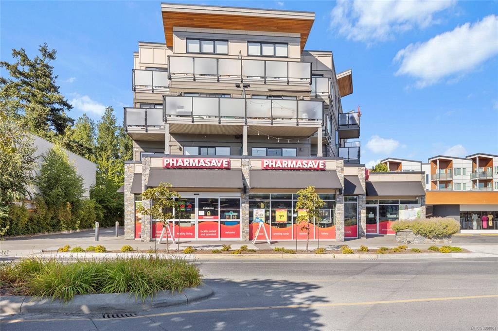 7111 West Saanich Rd, 1008801, BC,