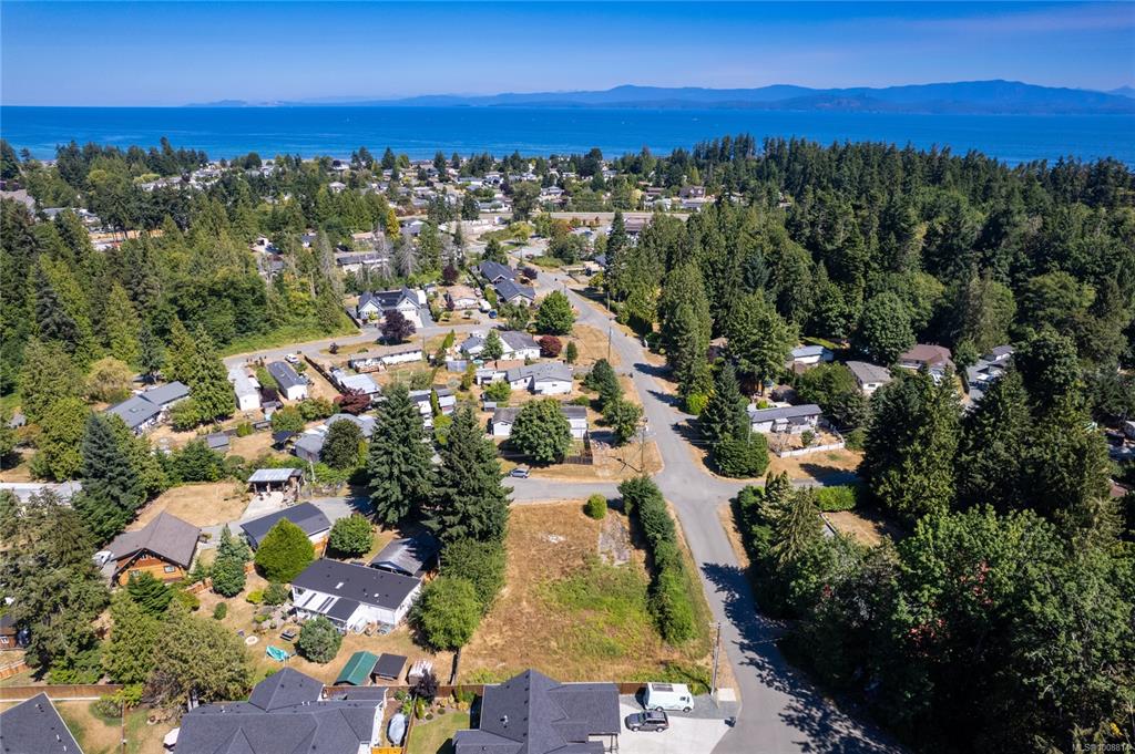 Third View of 1574 River Cres, Parksville, BC, V9P 1X8