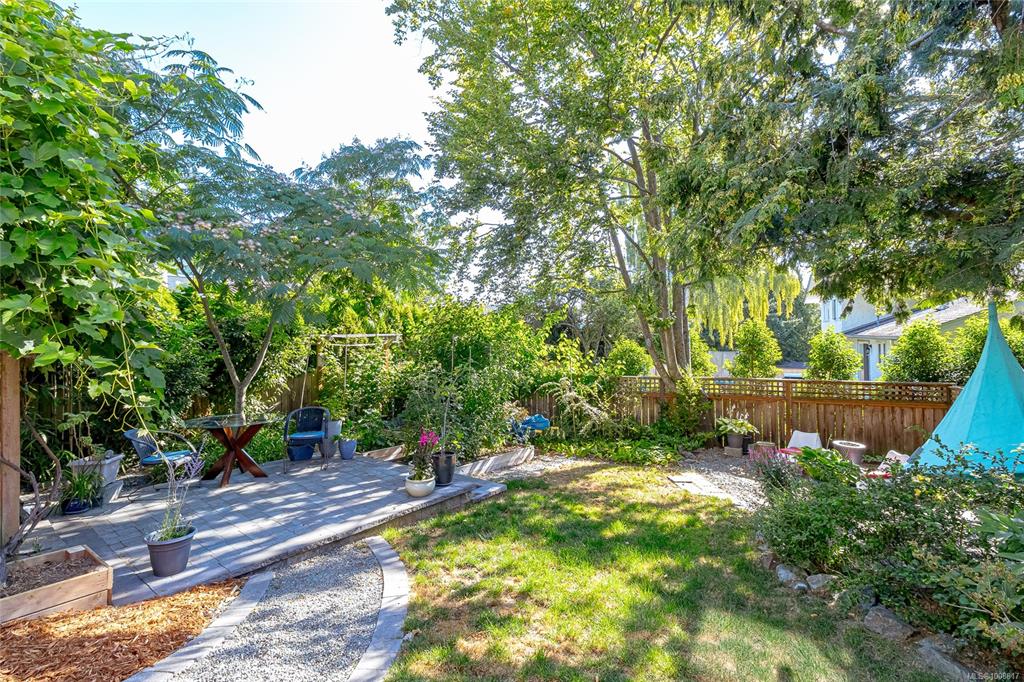 3605 Cedar Hill Rd, 1008817, BC,