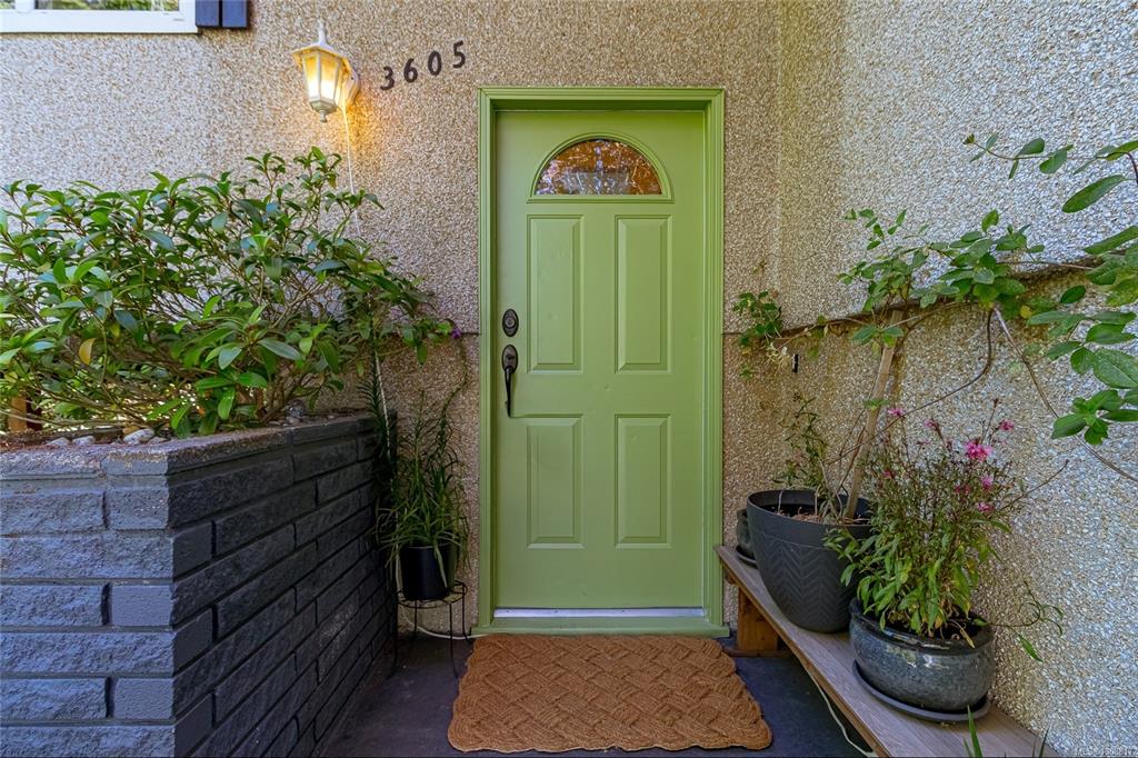 Fourth View of 3605 Cedar Hill Rd, Saanich, BC, V8P 3Z3