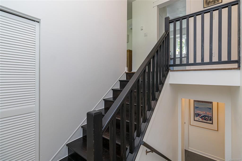 Fifth View of 3605 Cedar Hill Rd, Saanich, BC, V8P 3Z3