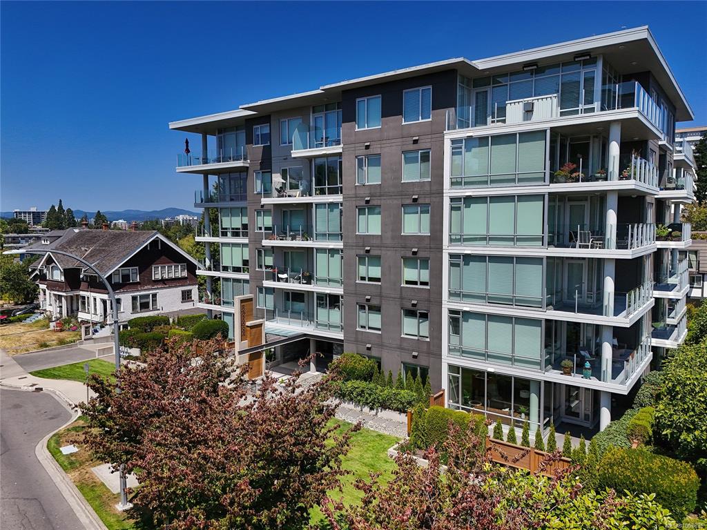 200 Douglas St, 1008835, BC,