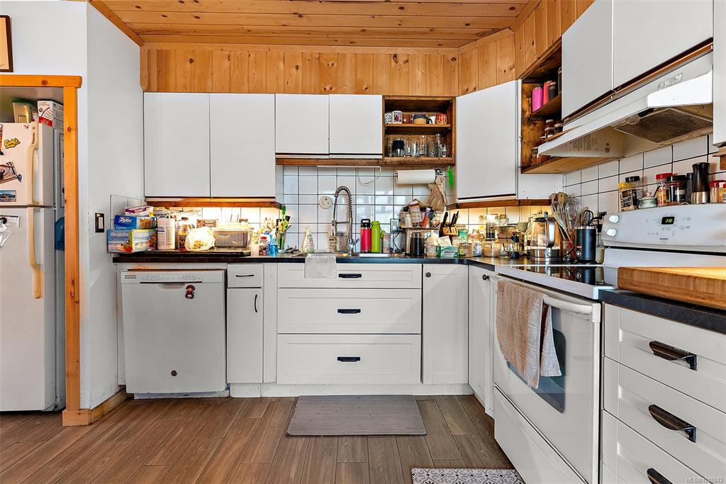 Third View of 3176 Balfour Ave, Victoria, BC, V9A 1S1