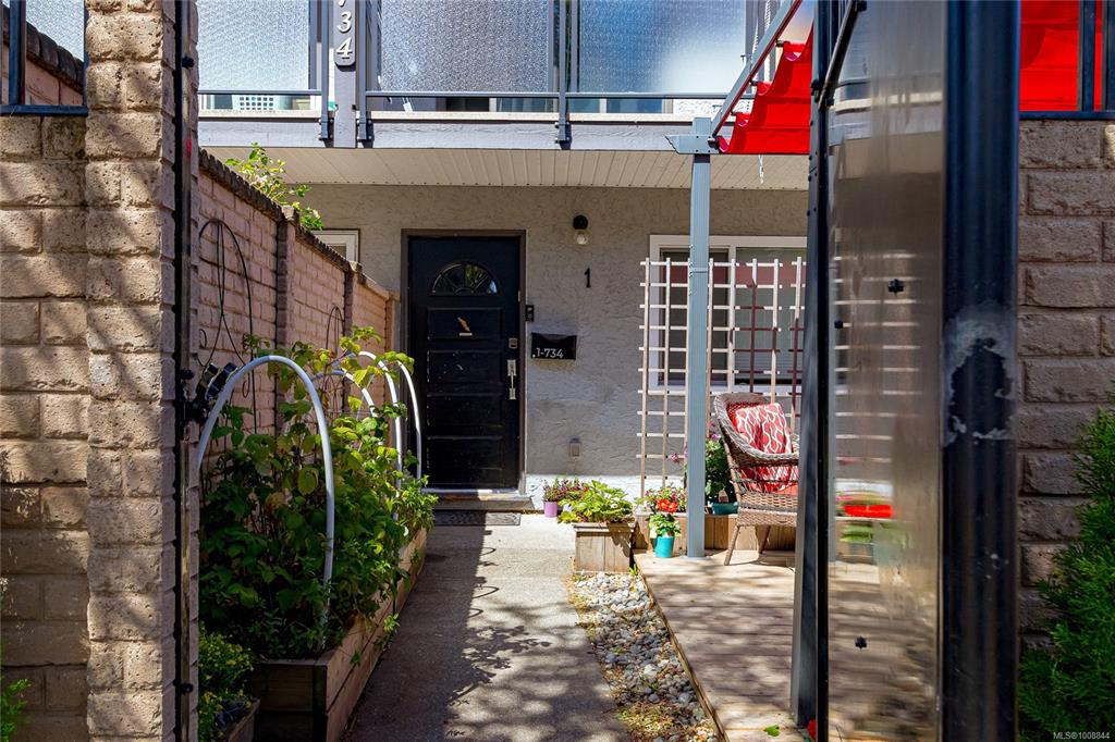 Third View of 734 Wilson St, Victoria, BC, V9A 3H2