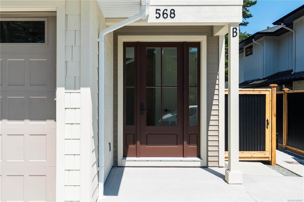 Third View of 568 Kay St, Saanich, BC, V8Z 2L3