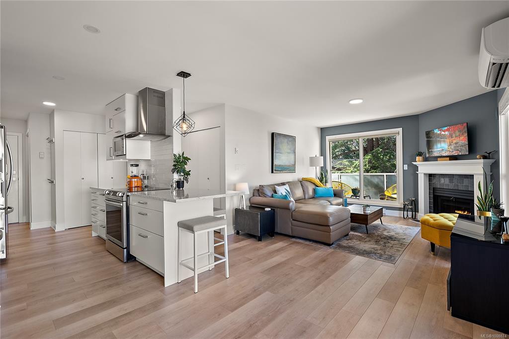 Second View of 2529 Wark St, Victoria, BC, V8T 4G7