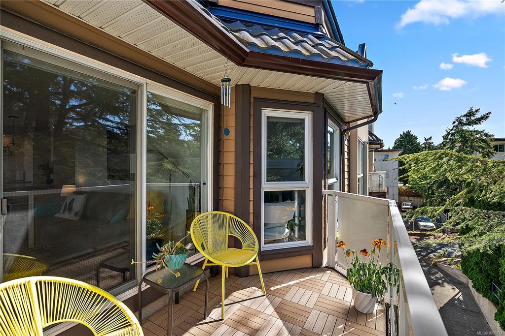 Third View of 2529 Wark St, Victoria, BC, V8T 4G7