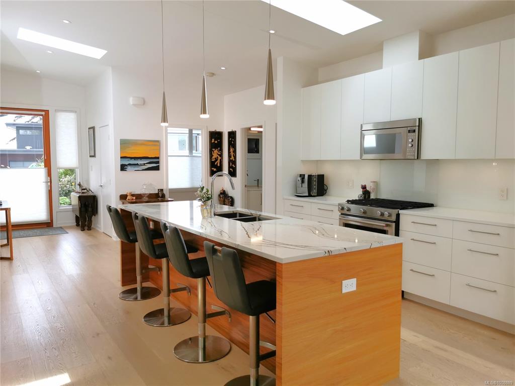 Fifth View of 10382 Allbay Rd, Sidney, BC, V8L 2N9