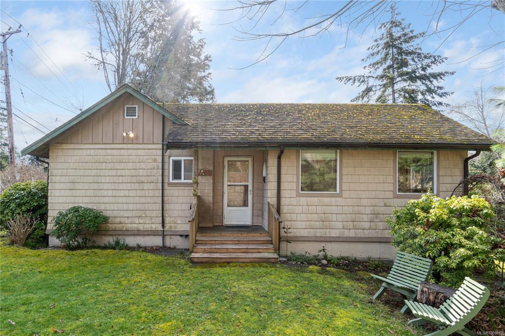 Third View of 6100 Island Hwy W, Qualicum Beach, BC, V9K 2E2