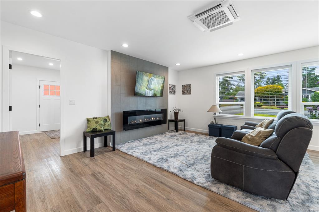 Fourth View of 250 Cedar St, Parksville, BC, V9P 1J1