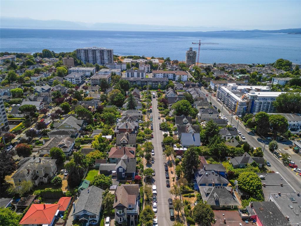 Second View of 145 Medana St, Victoria, BC, V8V 2H6