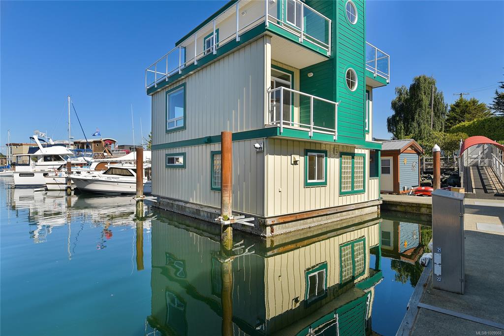 Fourth View of 445 Head St, Esquimalt, BC, V9A 5S1