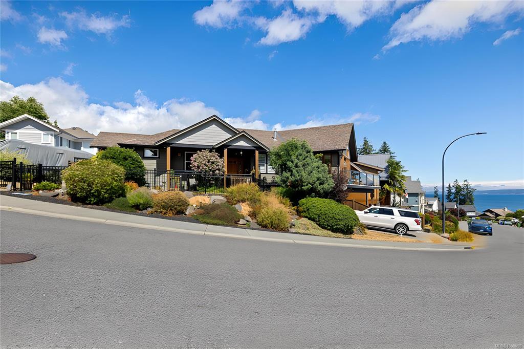 MLS® listing #29616165 for sale located at 10088 Island View Close