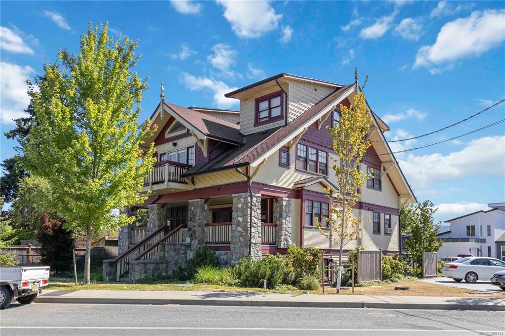 1181 Stellys Cross Rd, 1009134, BC,