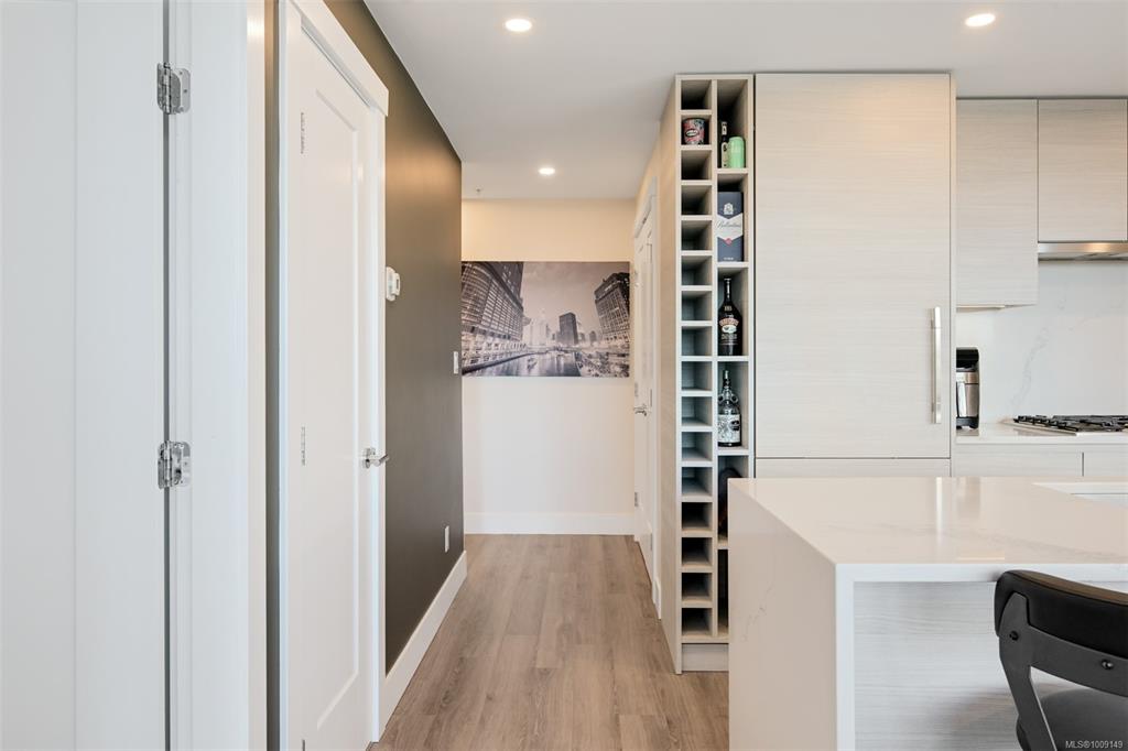 Fourth View of 777 Herald St, Victoria, BC, V8T 0C7