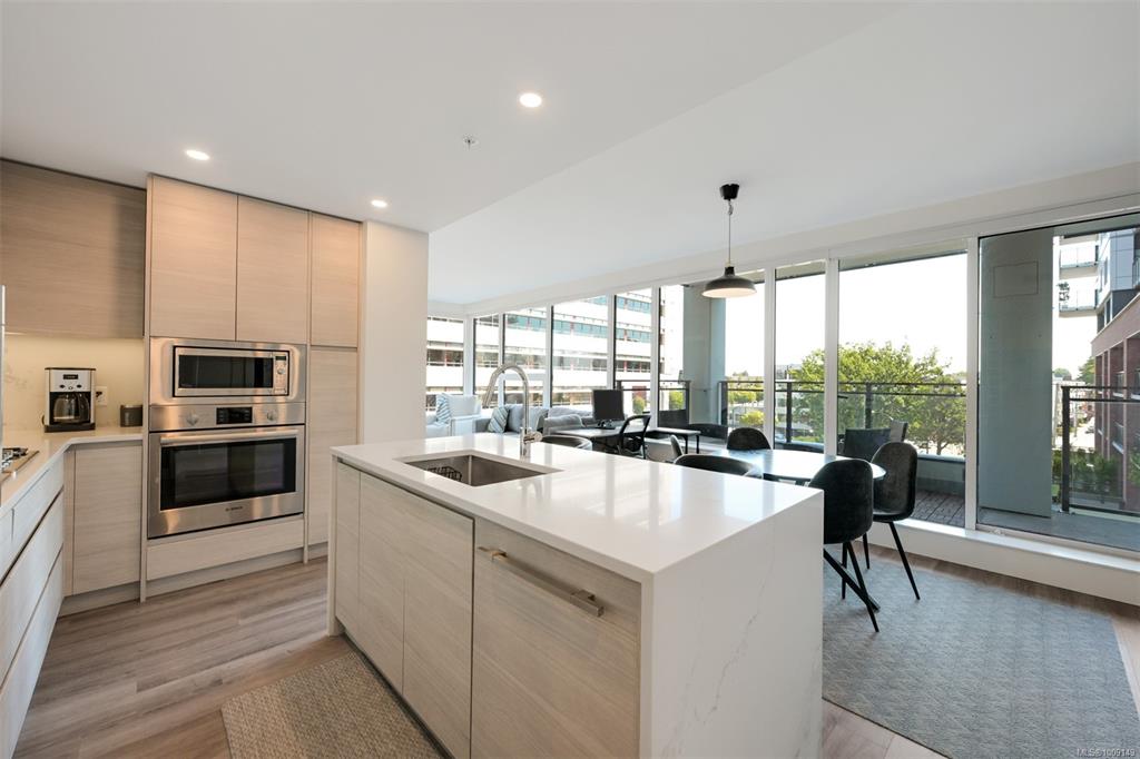 Fifth View of 777 Herald St, Victoria, BC, V8T 0C7