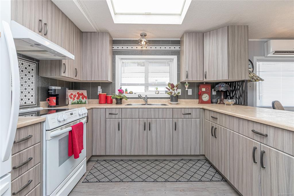 1736 Timberlands Rd, 1009155, BC,