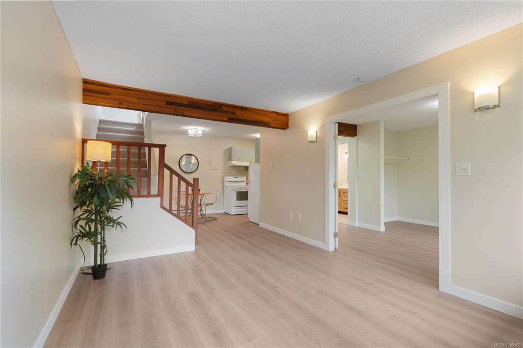 Fifth View of 974 Dunford Ave, Langford, BC, V9B 2S3