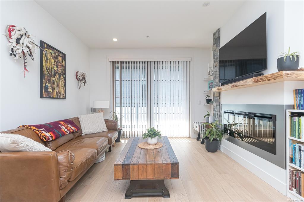 Fifth View of 2580 Penrhyn St, Element, Saanich, BC, V8N 1G3