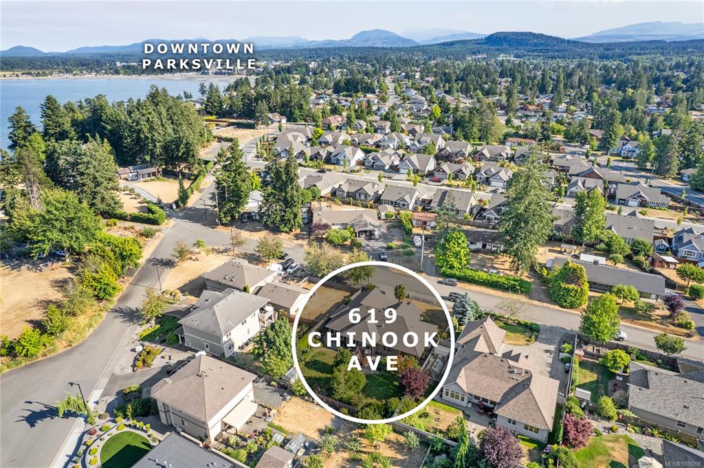Third View of 619 Chinook Ave, Parksville, BC, V9P 1A5