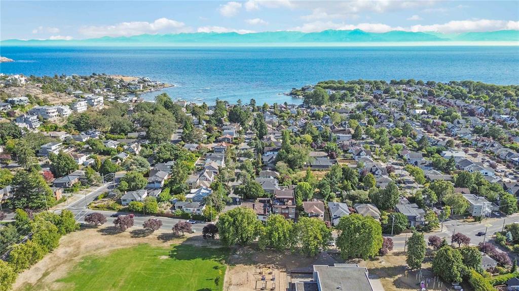 1827 Fairfield Rd, 1009284, BC,