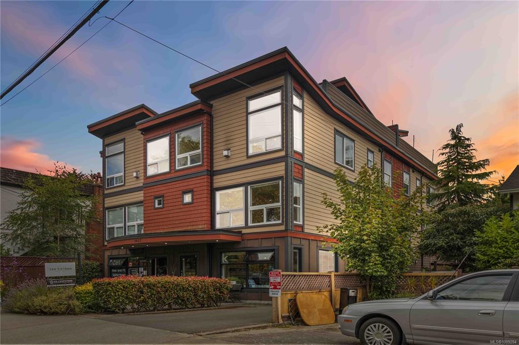 Fourth View of 1827 Fairfield Rd, Victoria, BC, V8S 1G9